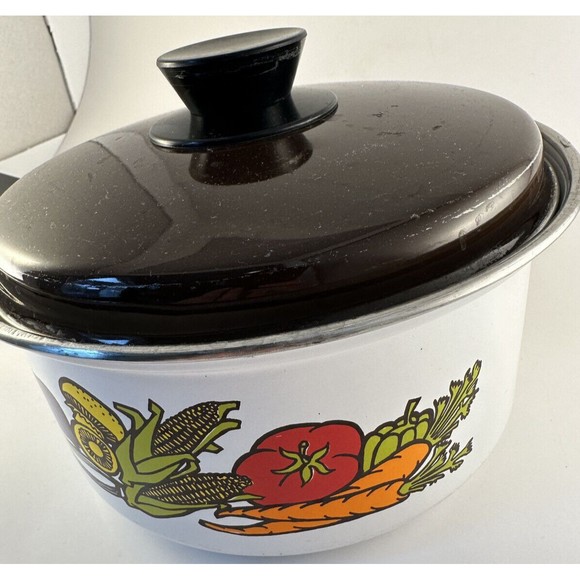 Finger Hut Vintage Enamel 8” Sauce Pan 2 Lid 1975 Vegetable Design - Picture 4 of 12